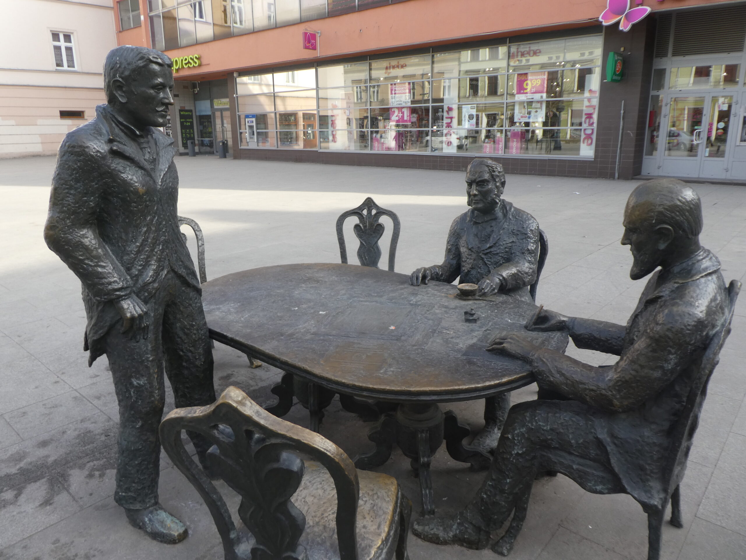 Lodz – Three Creators Statue