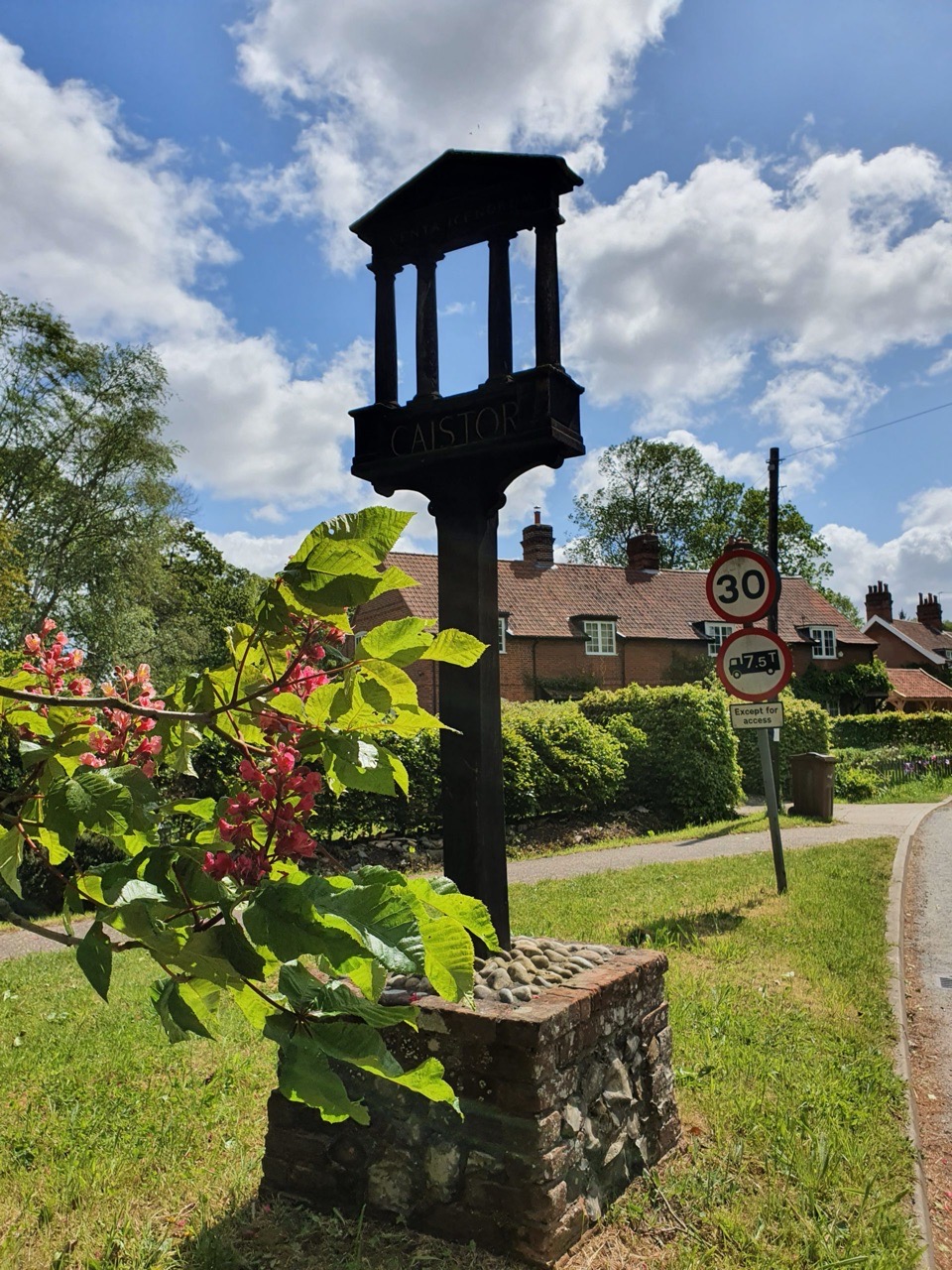 Caistor St Edmund – Village Sign
