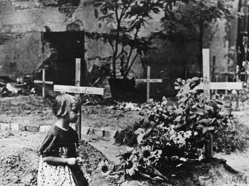 London – Lambeth – Imperial War Museum (Warsaw Uprising Graves)