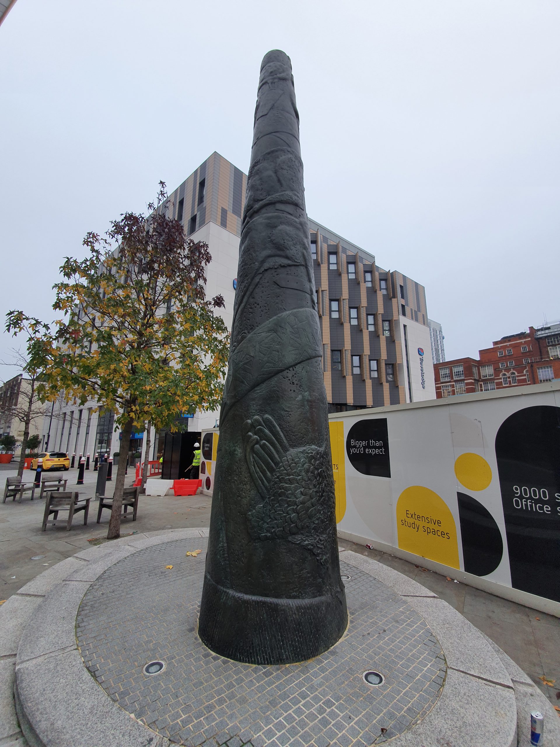London – Tower Hamlets (Borough of) – Spitalfields Column