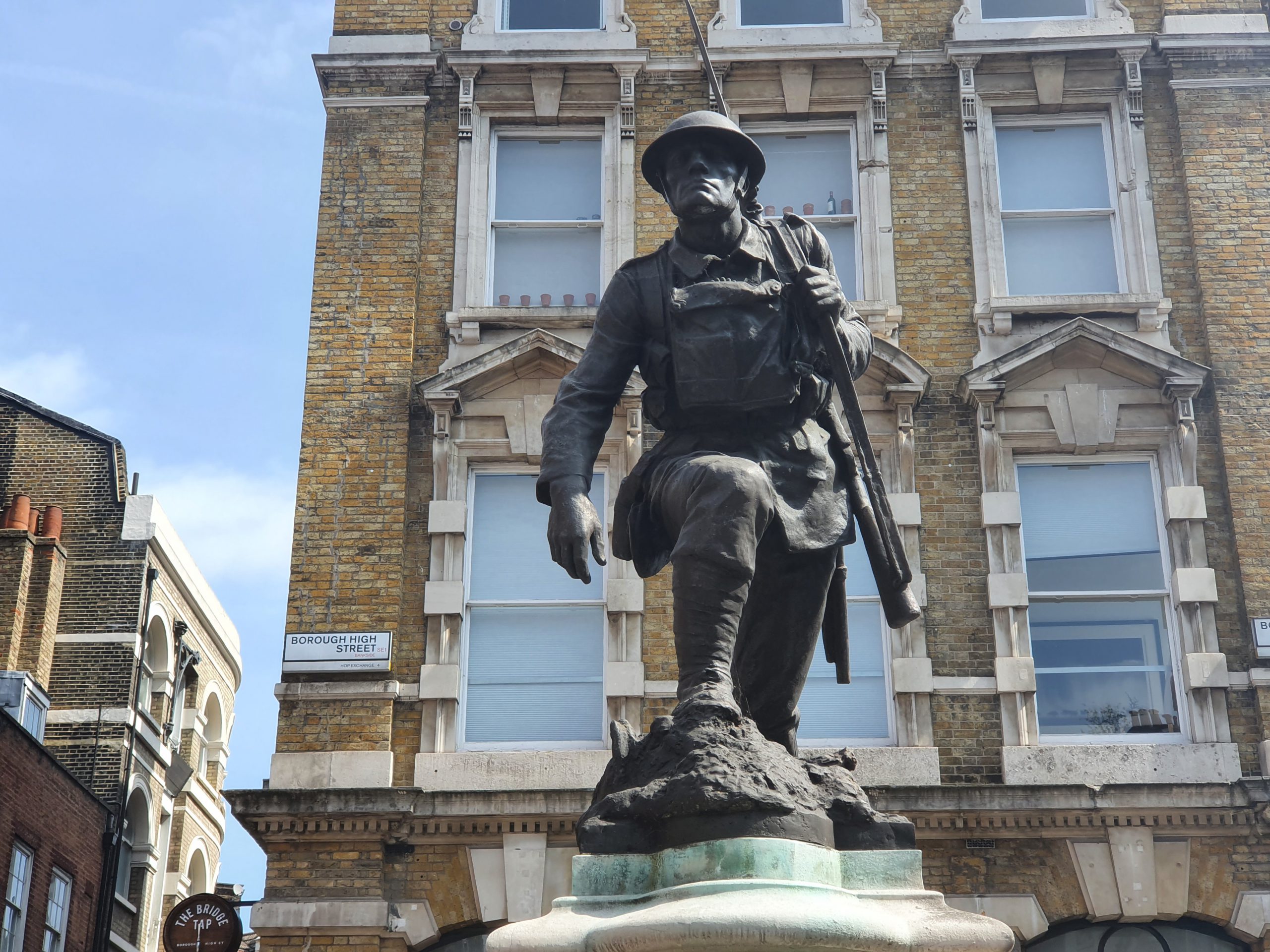 London – Southwark (Borough of) – St Saviour’s War Memorial