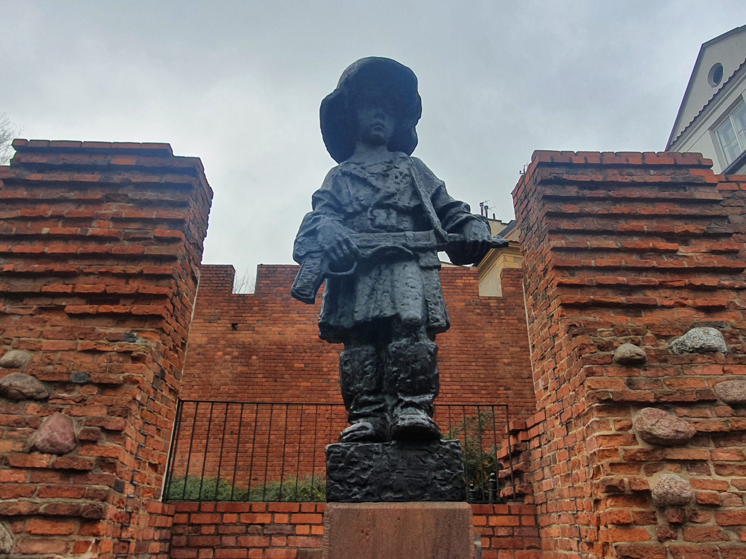 Warsaw – Mały Powstaniec (Little Insurrectionist Statue)