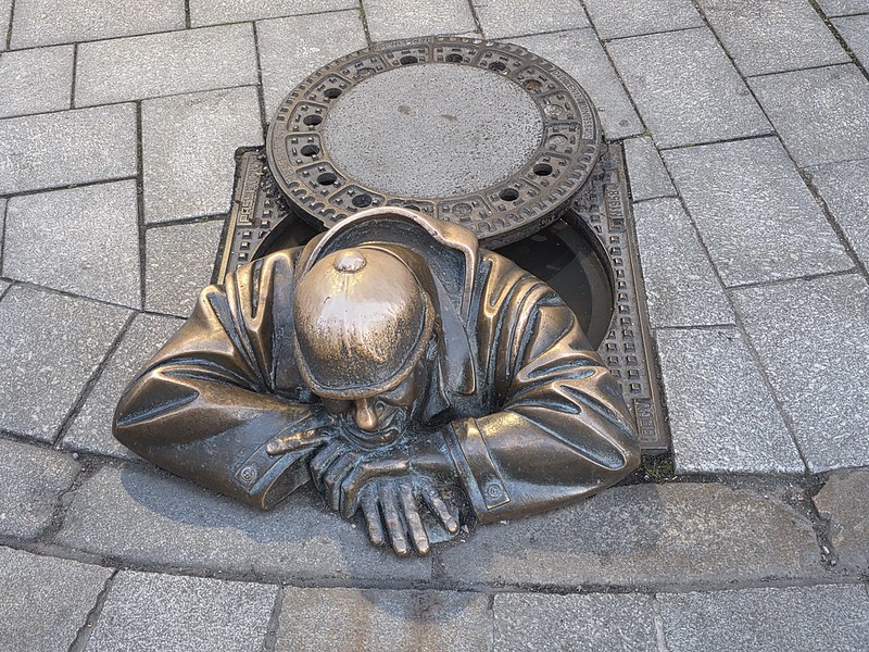 Bratislava – Man at Work (Čumil)