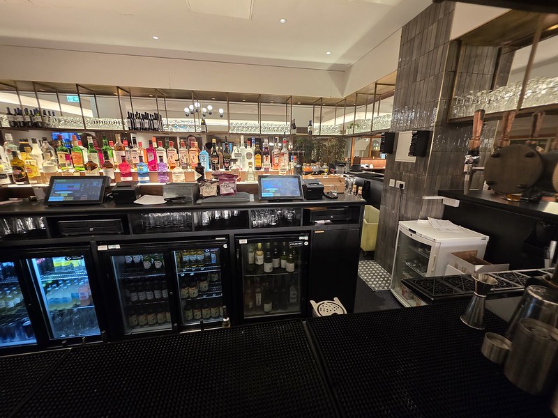 Birmingham NEC – Hilton Metropole Bar (Two Julians)