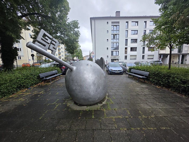 Munich – Fisch und Schlüssel Sculpture (Fish and Key)