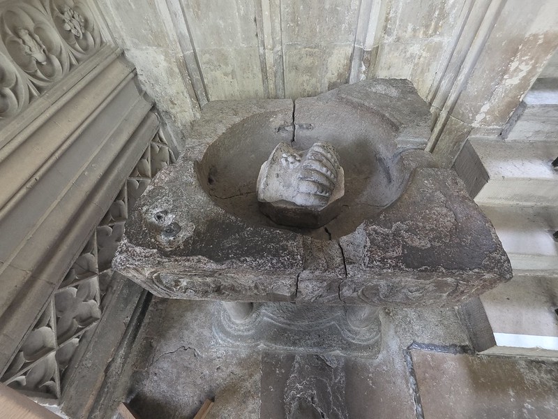 Christchurch Priory – Norman Font
