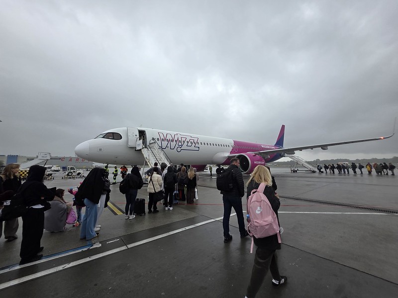 Wizz Air (Wrocław to Gatwick Airport)