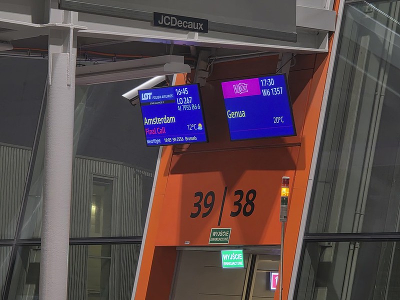 Wizz Air (Warsaw to Genoa)