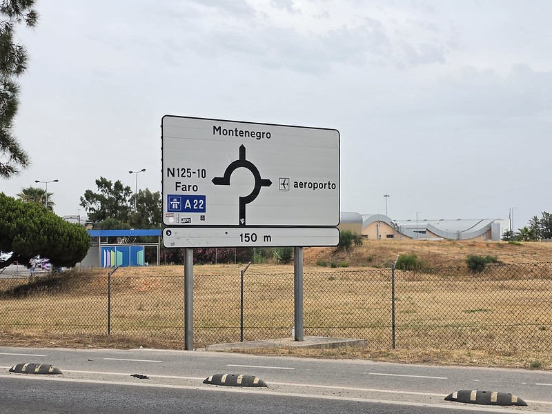 Faro – Road Sign to Montenegro
