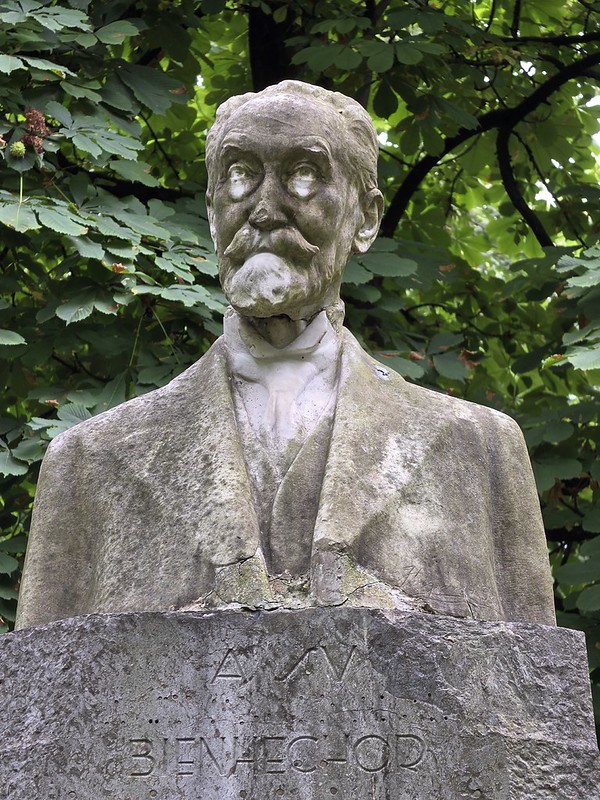 Bilbao – Statue of Luis Briñas