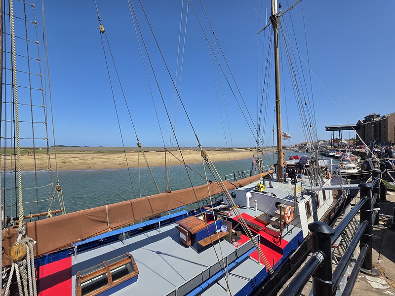 Wells-next-the-Sea : Albatros (Historic Sailing Shop and Recent Pub)